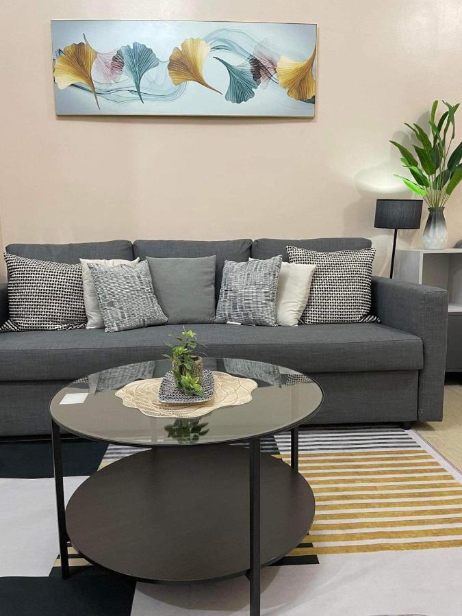 Studio Condo Building 81 Newport Boulevard Manila Esterno foto
