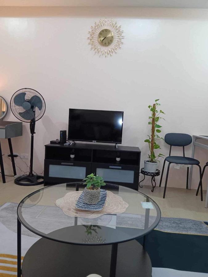 Studio Condo Building 81 Newport Boulevard Manila Esterno foto